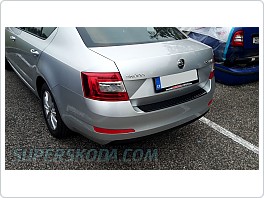 Ochranný kryt zadního nárazníku pro Škoda Octavia III sedan - černý lesklý
