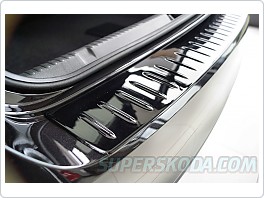 Ochranný kryt zadního nárazníku pro Škoda Rapid sedan - černý lesklý