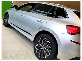 Boční lišty dveří pro Škoda Kamiq 2019- černé lesklé