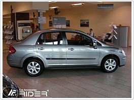 Ochranné boční lišty dveří Nissan Tiida 2004-2010