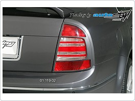 Rámečky zadních světel Škoda Superb 1, černé na lak