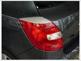 Mračítka zadních světel stříbrné, Škoda Fabia 2