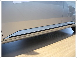 Škoda Superb 3, boční lišty v černém lesku SPORT LINE