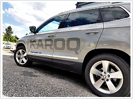 Škoda Karoq - NEREZ CHROM dekorativní boční dveřní lišty OMTEC