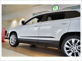 Škoda Karoq - boční dveřní lišty glossy black ve stylu SPORTLINE