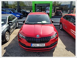 Škoda Karoq - mračítka SPORTIVE v originál Škoda barvě VELVET RED (F3P)