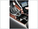 Zástrčka do autozásuvky s pokračujícím výstupem + 2x USB výstupem