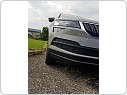Škoda Karoq - mračítka SPORTIVE v originál Škoda barvě STEEL GREY (F7A)