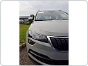 Škoda Karoq - mračítka SPORTIVE v originál Škoda barvě STEEL GREY (F7A)